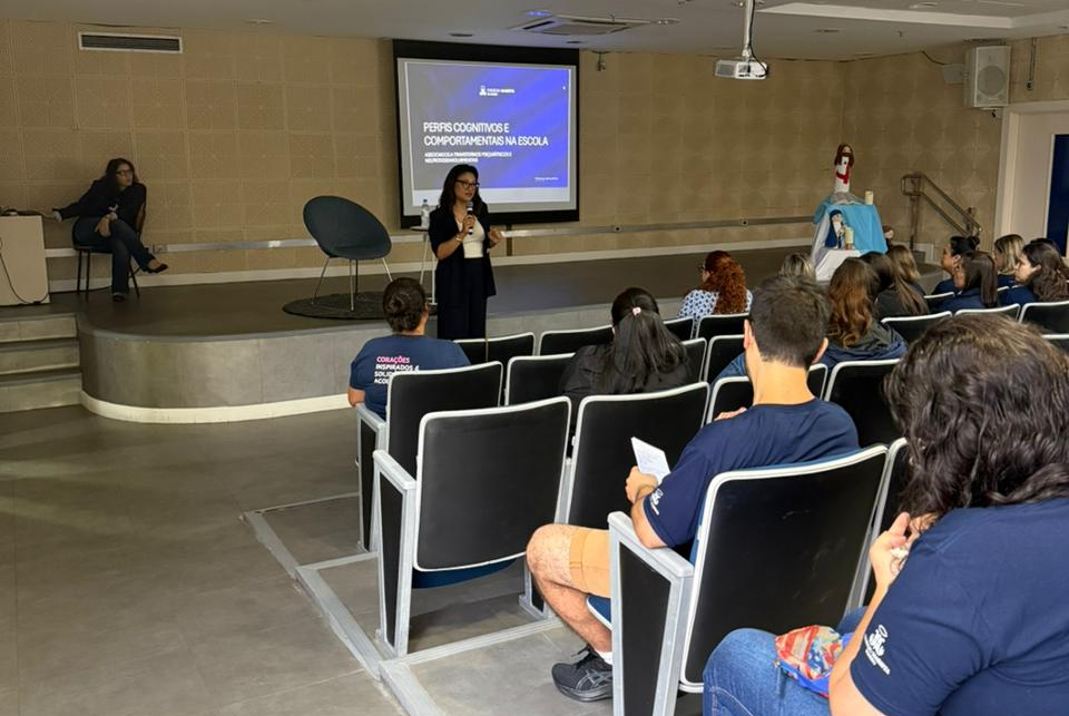 Formação para equipes escolares
